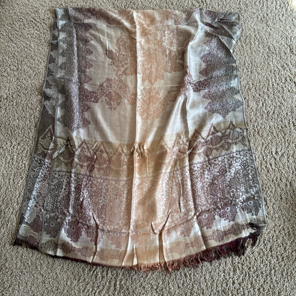 Pashmina, 64x27, gold tones